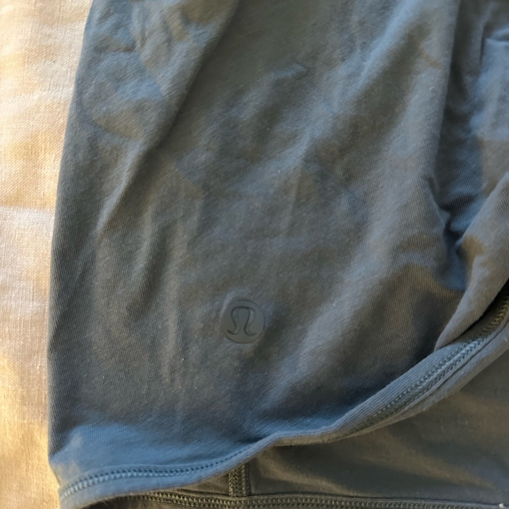 Lulu tank top - Picture 3 of 3